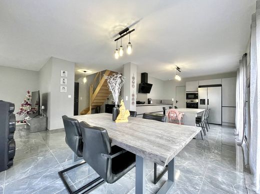 Maison de luxe à Caen, Calvados