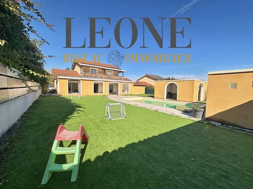 Luxury home in Oullins, Rhône