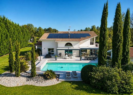Luksusowy dom w Le Barp, Gironde