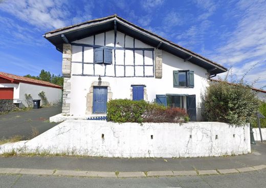 ‏בתי יוקרה ב  Mouguerre, Pyrénées-Atlantiques