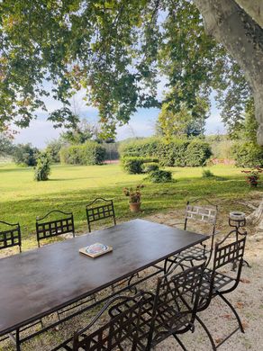 Luxe woning in Velaux, Bouches-du-Rhône