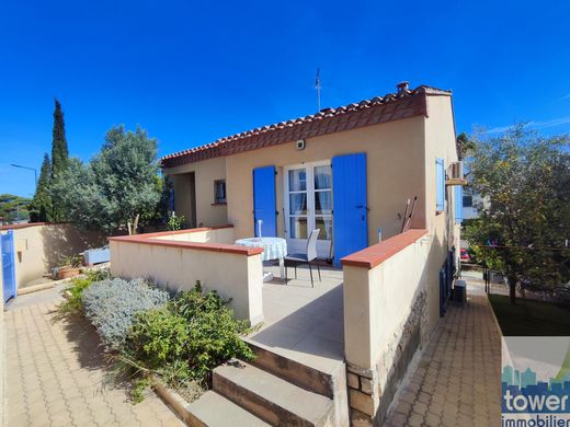 Luxury home in Leucate, Aude
