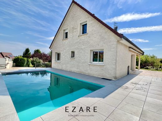 Luxury home in Fontaine-lès-Dijon, Cote d'Or