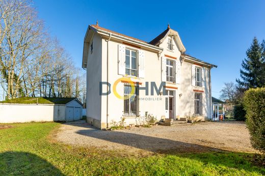 Luxe woning in Saint-André-le-Gaz, Isère