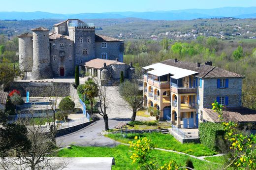 قلعة ﻓﻲ Ruoms, Ardèche