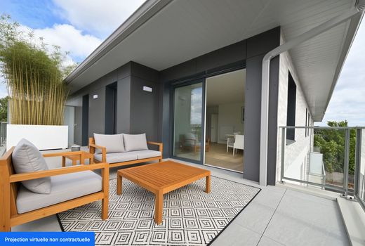 Apartment in Pessac, Gironde