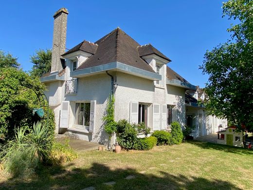 Luksusowy dom w Thoiry, Yvelines