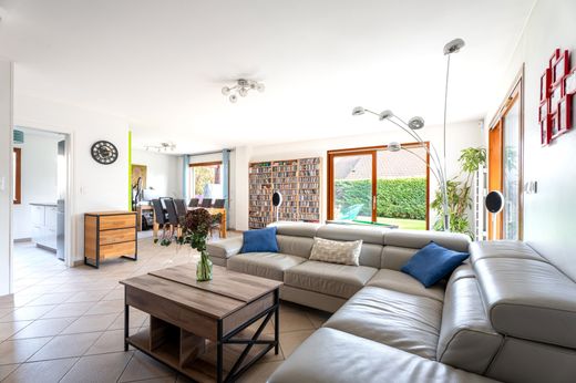 Lüks ev Prévessin-Moëns, Ain