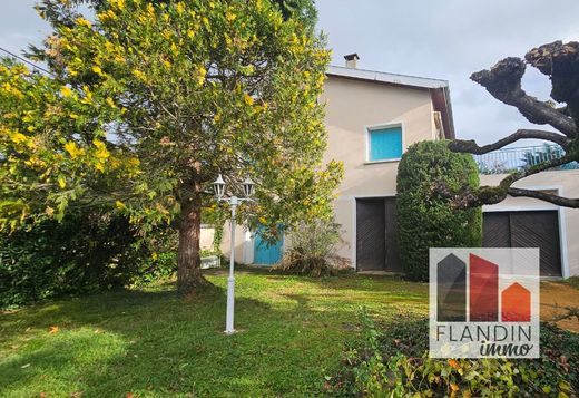 호화 저택 / Charly, Rhône