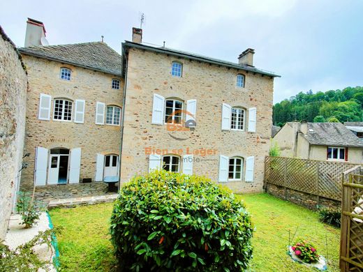 Luxe woning in Chaudes-Aigues, Cantal