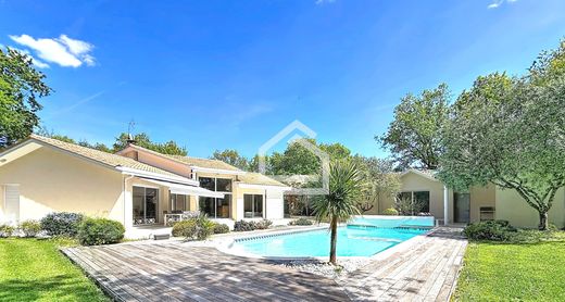 Maison de luxe à Arsac, Gironde