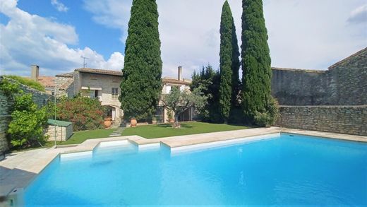 Luxus-Haus in Clarensac, Gard