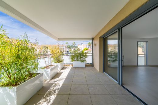 Apartment / Etagenwohnung in Sanary-sur-Mer, Var