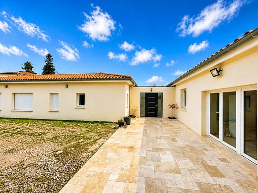 Luxury home in Saint-Maurice-de-Lignon, Haute-Loire