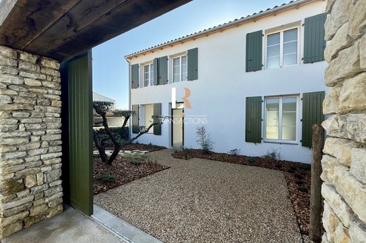 Luxus-Haus in Sainte-Marie-de-Ré, Charente-Maritime