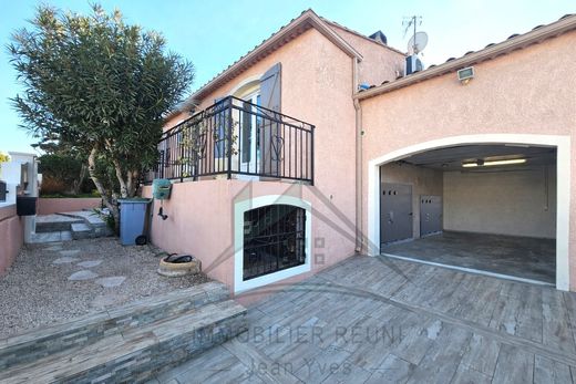 Villa in Fos-sur-Mer, Bouches-du-Rhône