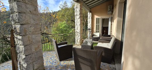 Luxe woning in Contes, Alpes-Maritimes