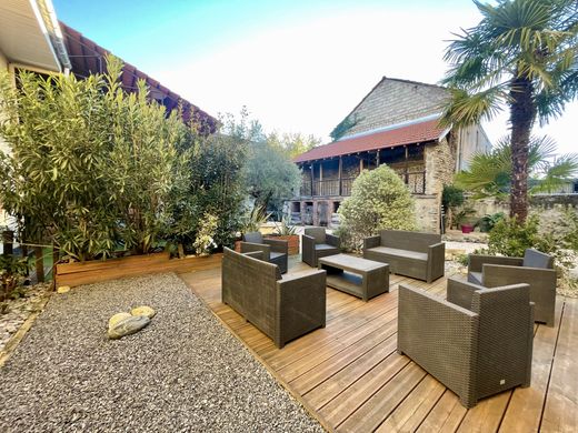 Luxury home in Bordères-sur-l'Échez, Hautes-Pyrénées