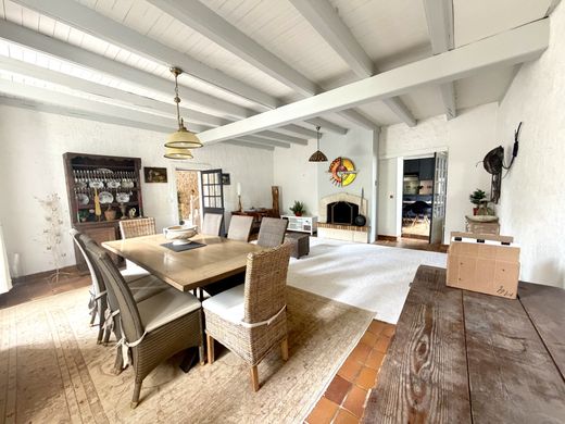 Luxury home in Saujon, Charente-Maritime