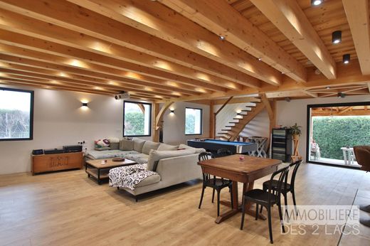 منزل ﻓﻲ Viry, Haute-Savoie