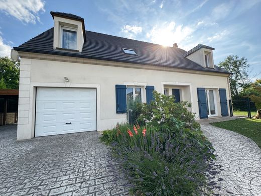 Luxury home in Vémars, Val d'Oise
