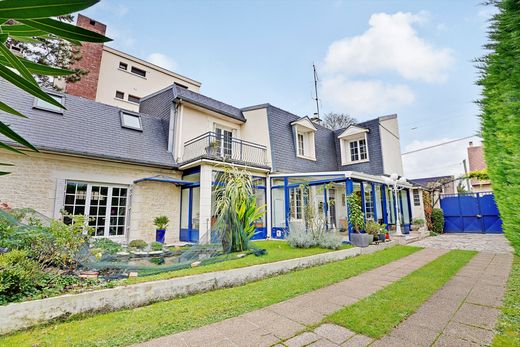 Luxury home in Saint-Maur-des-Fossés, Val-de-Marne