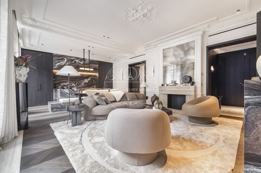 Apartment / Etagenwohnung in Champs-Elysées, Madeleine, Triangle d’or, Paris