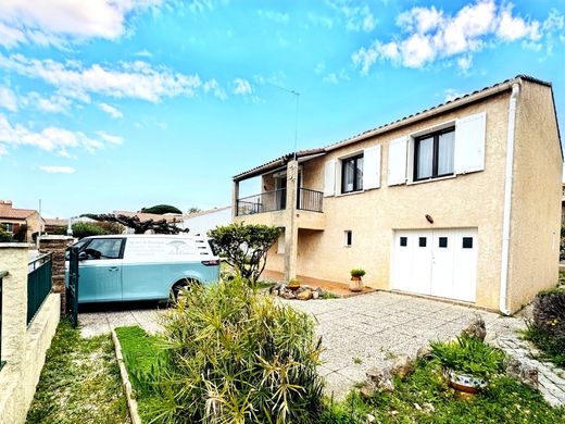 Luxury home in La Londe-les-Maures, Var