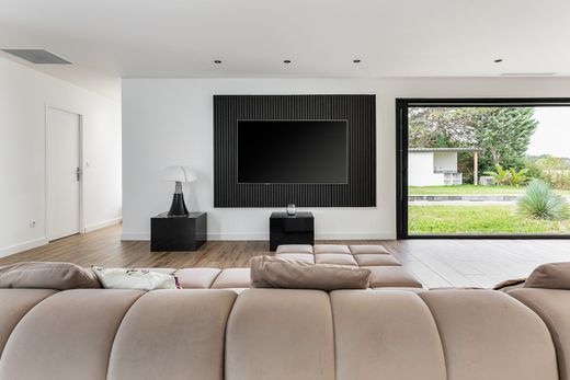 Villa Pibrac, Upper Garonne