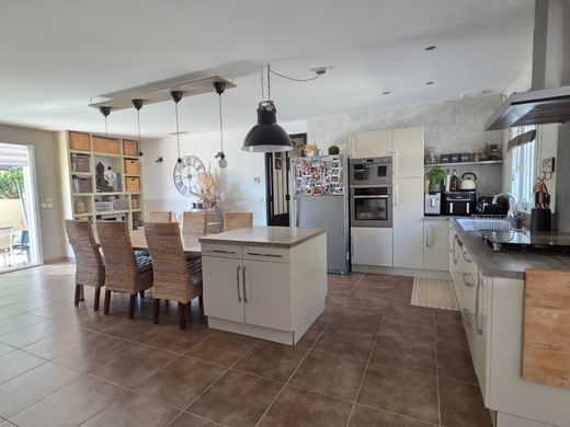 别墅  Coudoux, Bouches-du-Rhône