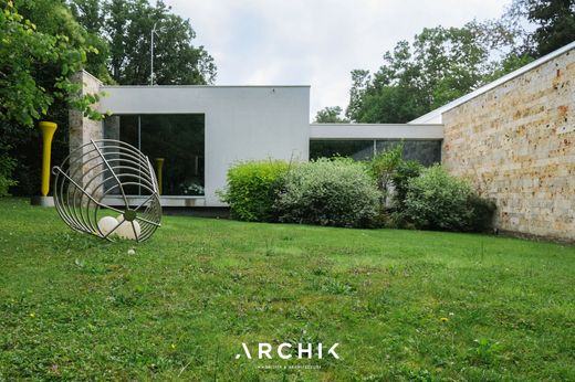 Luxury home in Bièvres, Essonne
