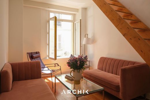 Apartment / Etagenwohnung in Belleville, Père-Lachaise, Ménilmontant, Paris