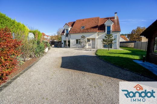 Casa de lujo en Gemeaux, Cote D'Or