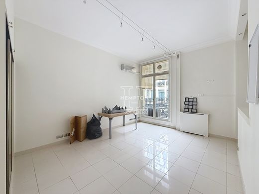 Office in Champs-Elysées, Madeleine, Triangle d’or, Paris