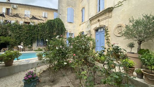 Элитный дом, Saint-Gilles, Gard