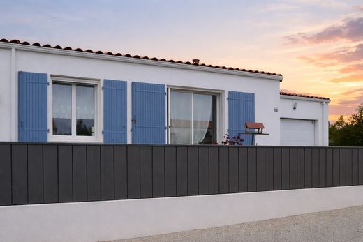 Luxury home in Vaux-sur-Mer, Charente-Maritime