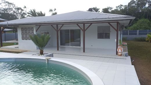 Villa in Rémire-Montjoly, Arrondissement de Cayenne