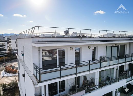 Apartment / Etagenwohnung in Saint-Genis-Pouilly, Ain