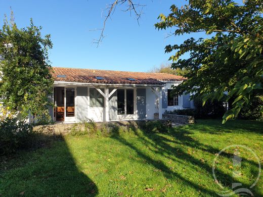 Maison de luxe à Saint-Clément-des-Baleines, Charente-Maritime