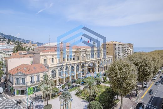Apartment / Etagenwohnung in Menton, Alpes-Maritimes