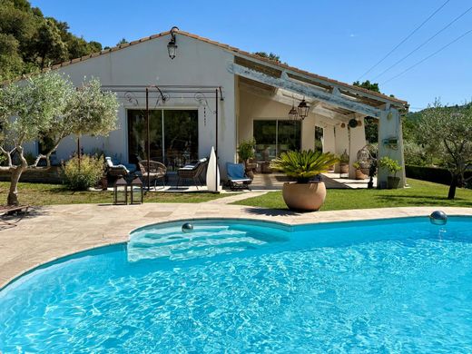 Villa in Allemagne-en-Provence, Alpes-de-Haute-Provence
