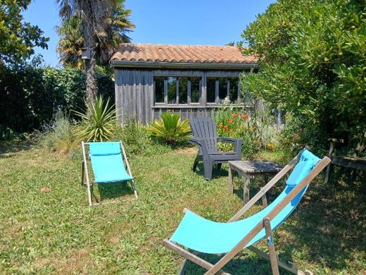 Casa di lusso a Angoulins, Charente-Maritime