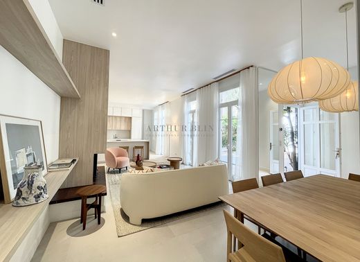 Apartment / Etagenwohnung in Cannes, Alpes-Maritimes