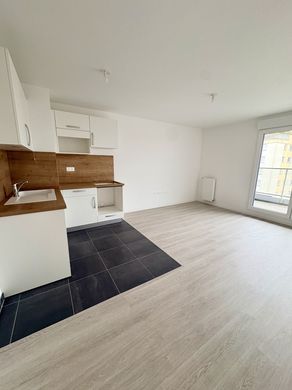 Apartment / Etagenwohnung in Bois-Colombes, Hauts-de-Seine