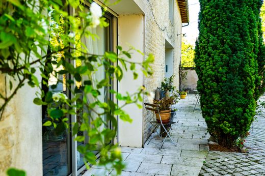 Luxury home in Mauzé-sur-le-Mignon, Deux-Sèvres