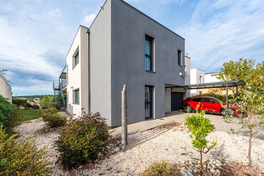 豪宅  Juvignac, Hérault