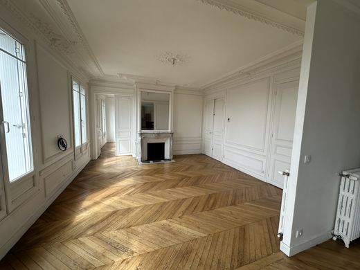 Apartment / Etagenwohnung in Canal Saint Martin, Château d’Eau, Porte Saint-Denis, Paris