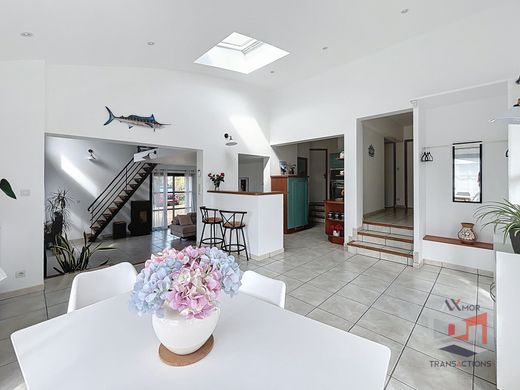 Luxury home in Pleumeur-Bodou, Côtes-d'Armor