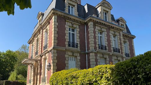 Daire Senlis, Oise