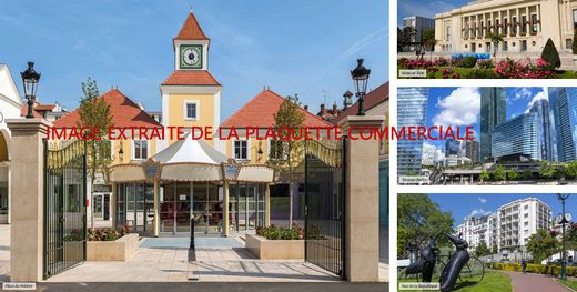 Apartment / Etagenwohnung in Puteaux, Hauts-de-Seine